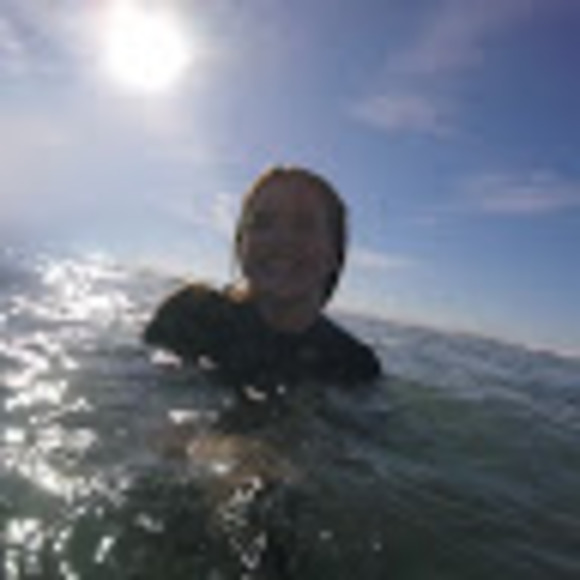 Meet your Posher, Taylor - Picture 1 of 3